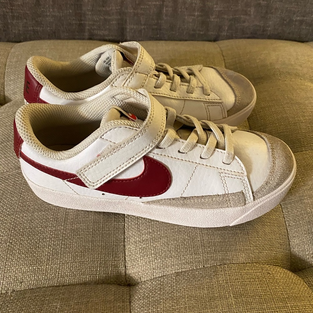 Nike Blazer Low Top Sz 1